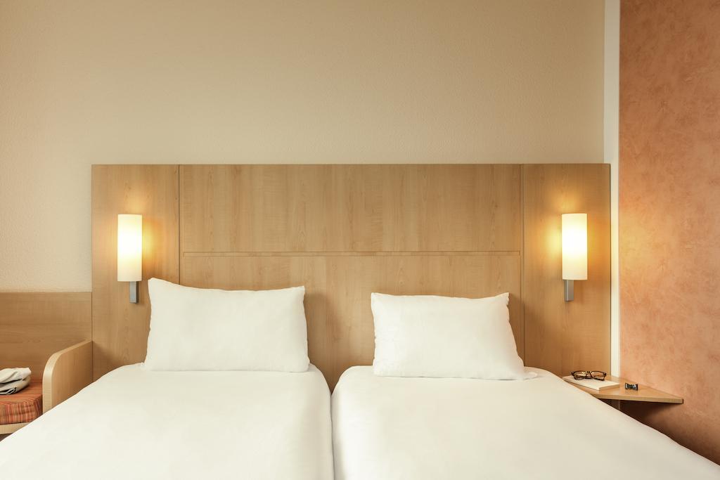Hotel Ibis Mulhouse Centre Filature Exterior foto