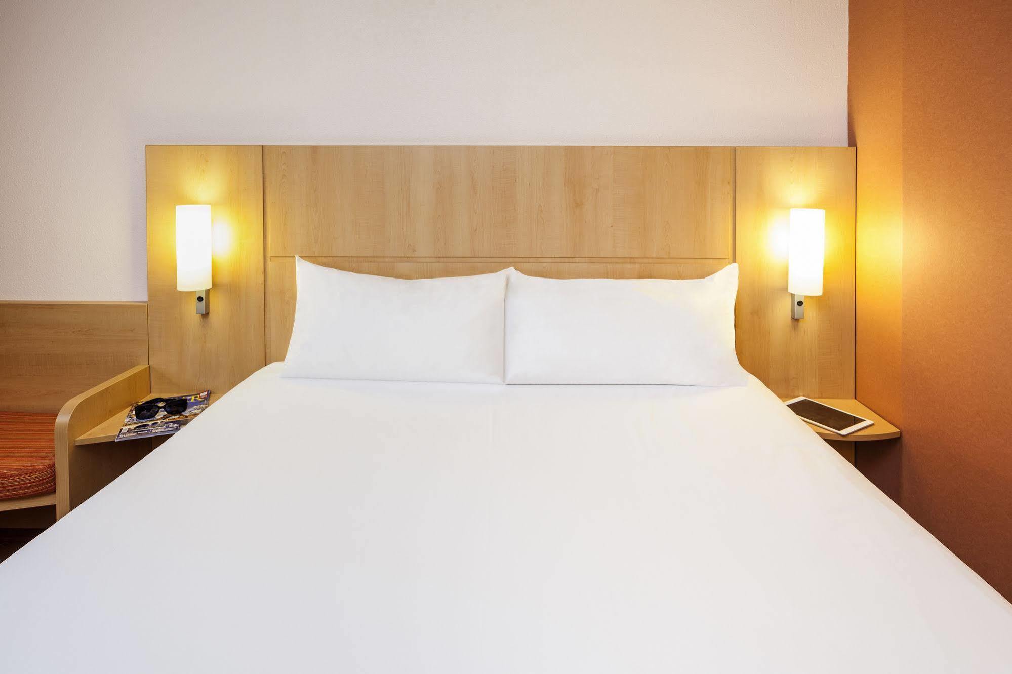 Hotel Ibis Mulhouse Centre Filature Exterior foto